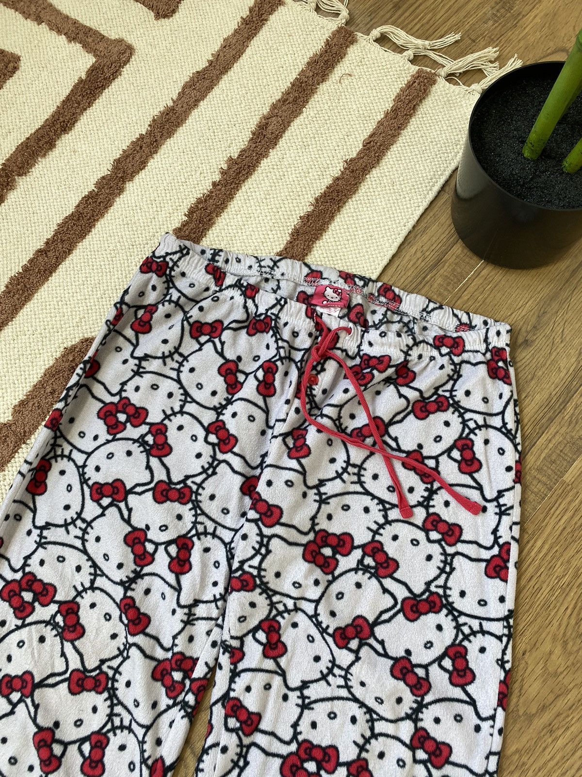 Cartoon Network CUTE HELLO KITTY PAJAMA PANTS Size 26" / US 2 / IT 38 - 2 Thumbnail