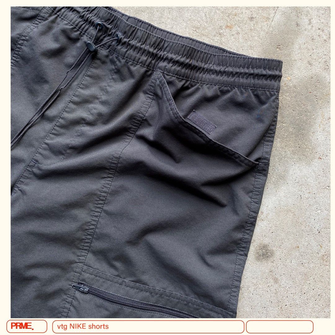 Vintage vintage Y2K NIKE Swoosh Cargo pocket trunk shorts Size US 38 / EU 54 - 12 Thumbnail