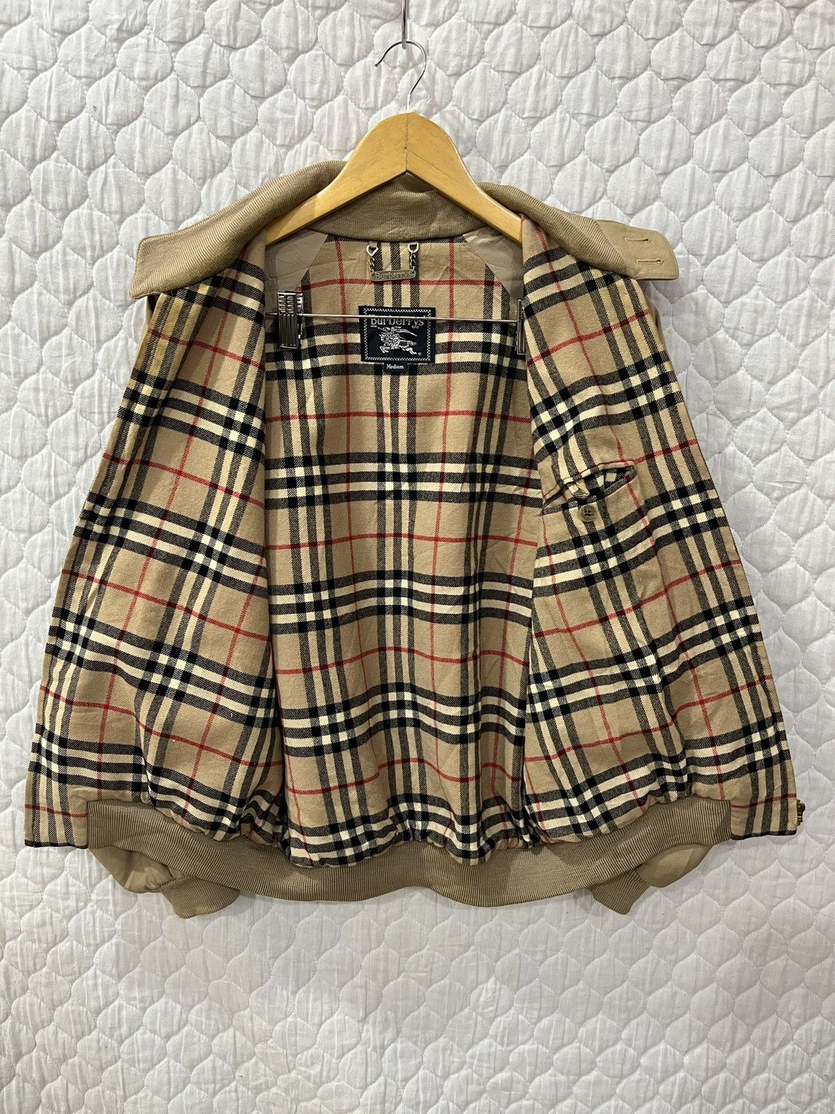 Burberry (Uuuu). VTG BURBERRYS BOMBER JACKET Size US M / EU 48-50 / 2 - 7 Thumbnail