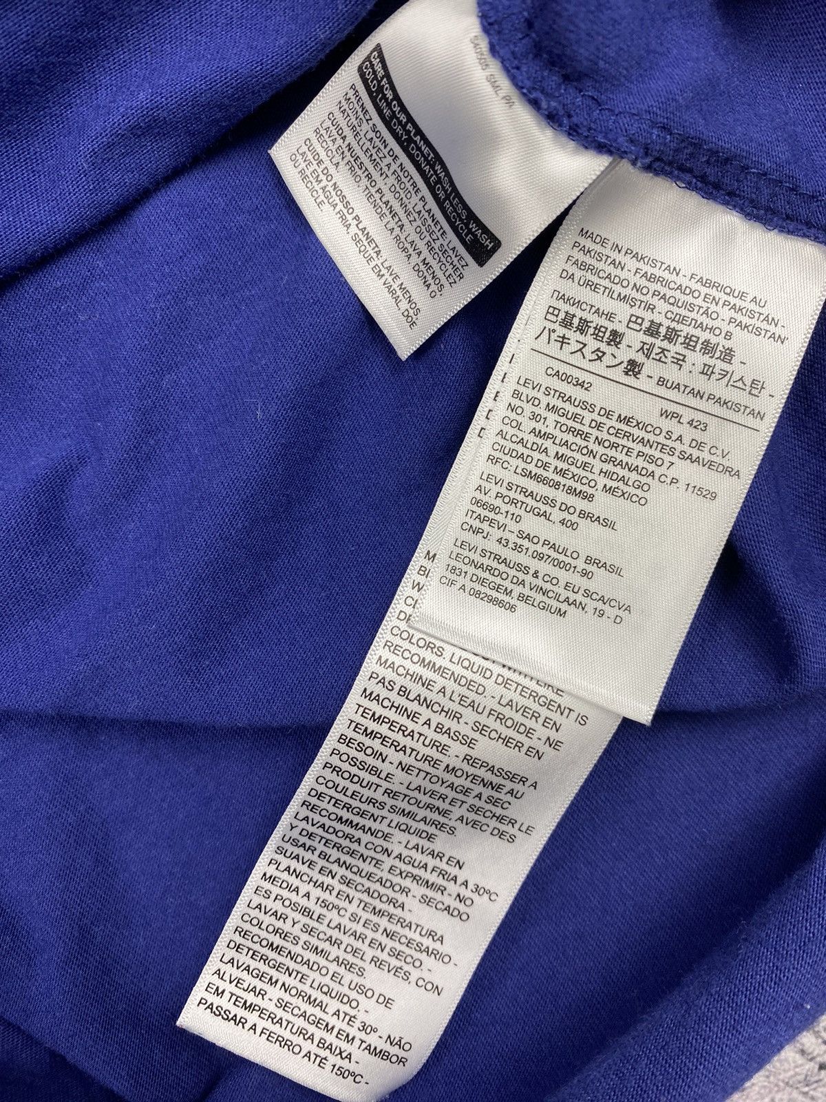 Levi's × Levi's Vintage Clothing × Vintage Vintage 90's Levis Basic Tee T Shirt Size US M / EU 48-50 / 2 - 7 Thumbnail