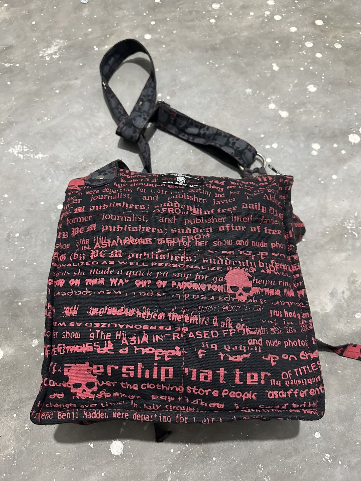 Japanese Brand Beautiful Punk Bondage Skull Body Line Blood Storm Bag Size ONE SIZE - 14 Thumbnail