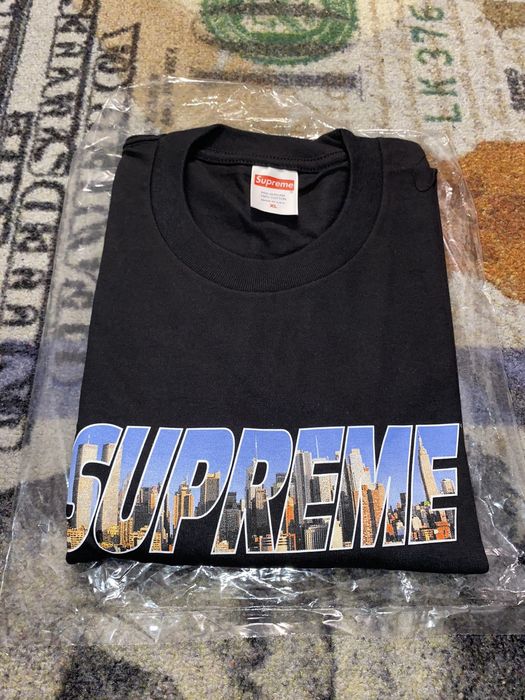 Supreme Supreme Gotham Tee Black | Grailed