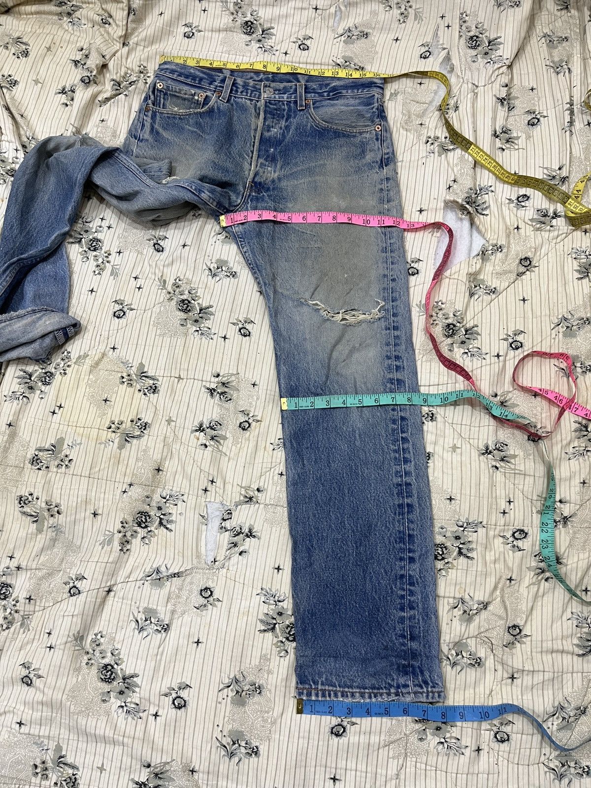 Levi's (Uuuu). RARE VTG LEVIS DISTRESSED DENIM Size US 33 - 19 Thumbnail