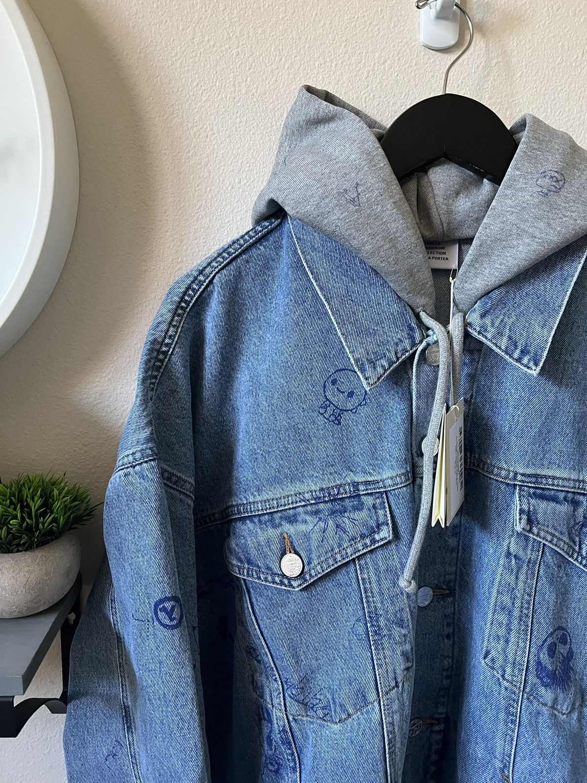 Vetements Vetements Scribbled Denim Jacket Hoodie Size US L / EU 52-54 / 3 - 5 Thumbnail