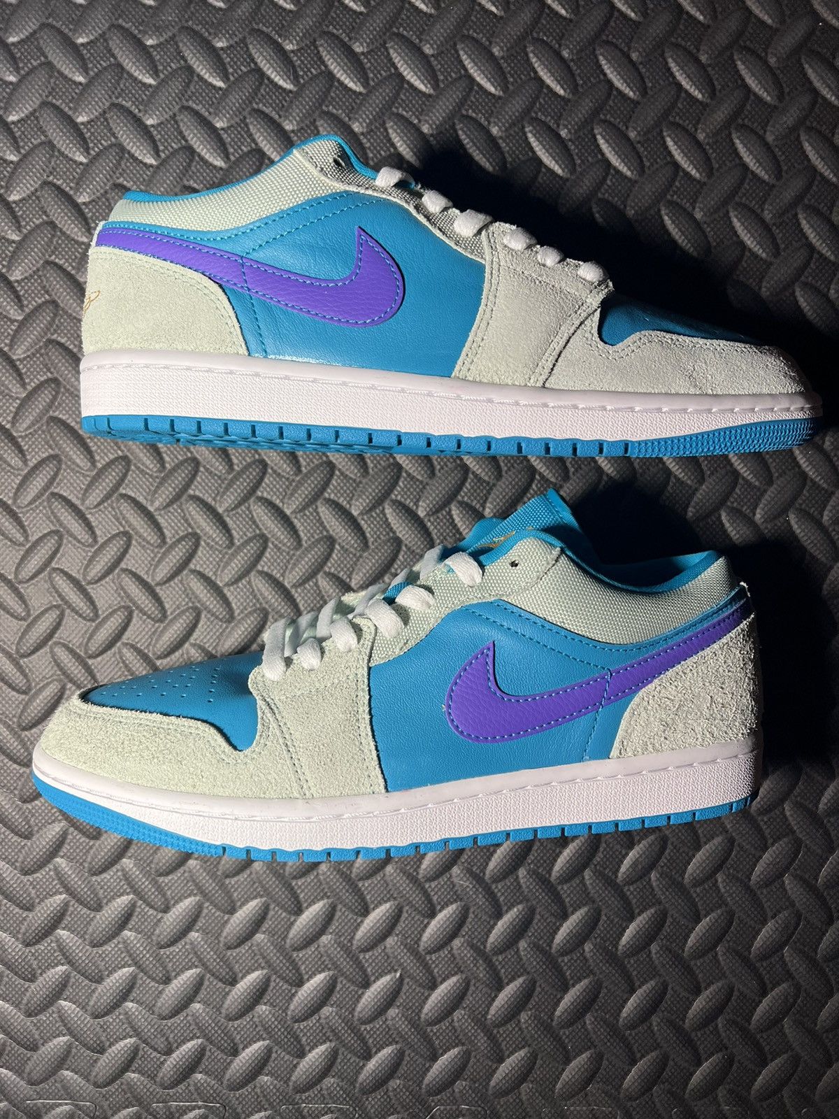 womens size 8 air jordan 1