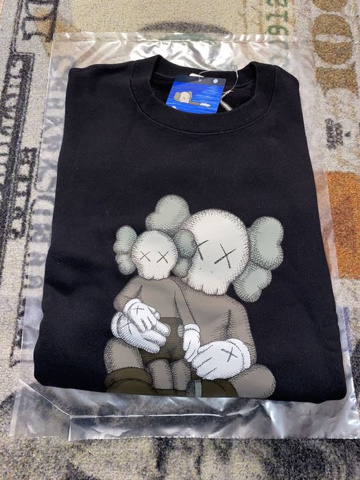 KAWS x Uniqlo UT Short Sleeve Graphic T-shirt (US Sizing) Black