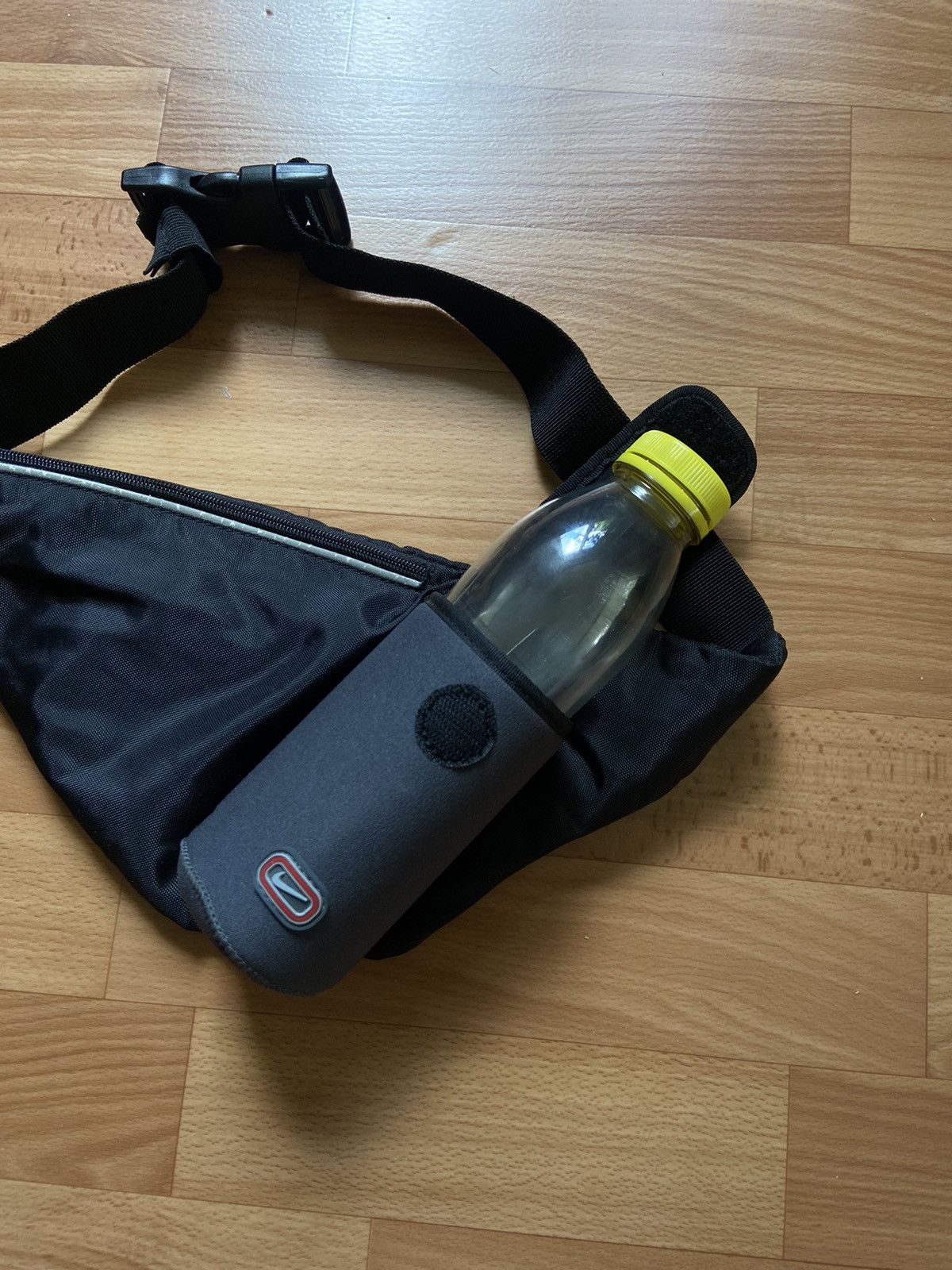 Nike Vintage Nike Bottle Bag Swoosh Logo Y2K style Size ONE SIZE - 1 Thumbnail